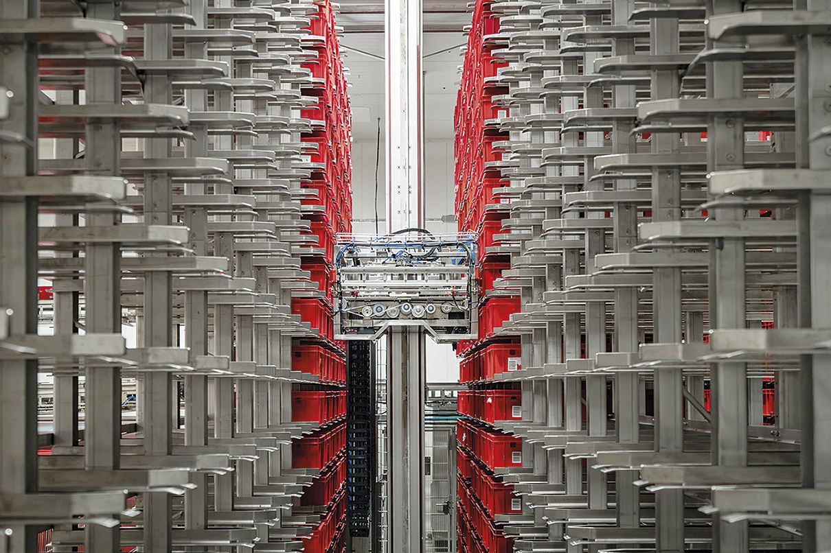 „Stroj řezníka nenahradí, ani kdyby se rozkrájel,“ říká Vladimír Janda. Těžkou práci ale dokáže automatizace částečně nahradit.  